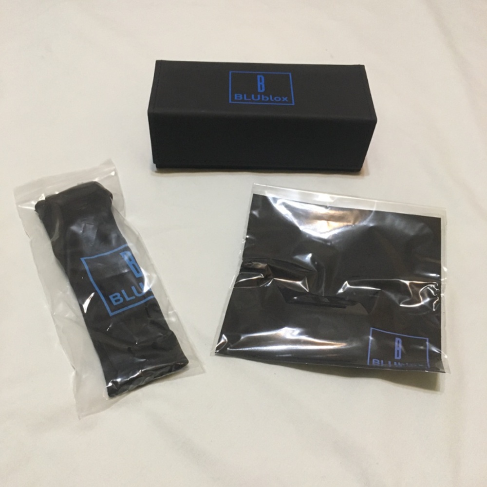 New Blublox Sunglasses Case,Pull String Sleeve & … - image 2